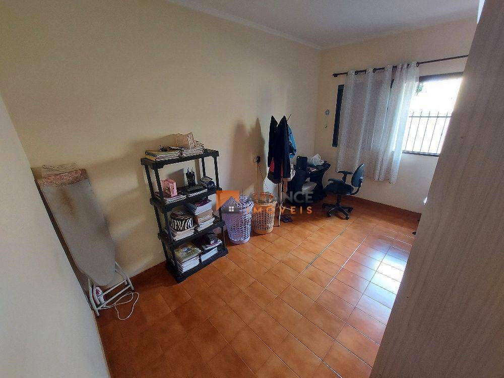 Casa à venda com 3 quartos, 108m² - Foto 12