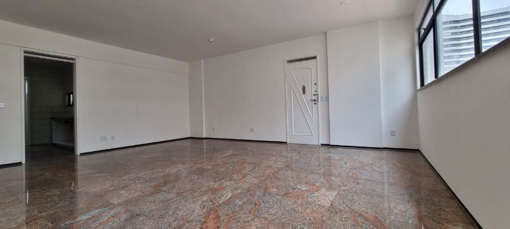 Apartamento à venda com 3 quartos, 133m² - Foto 4