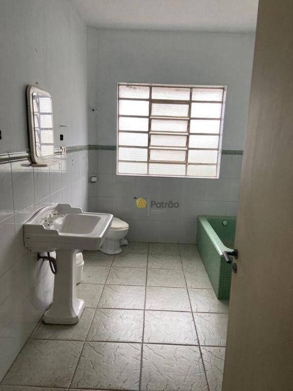 Sobrado à venda e aluguel com 4 quartos, 300m² - Foto 12