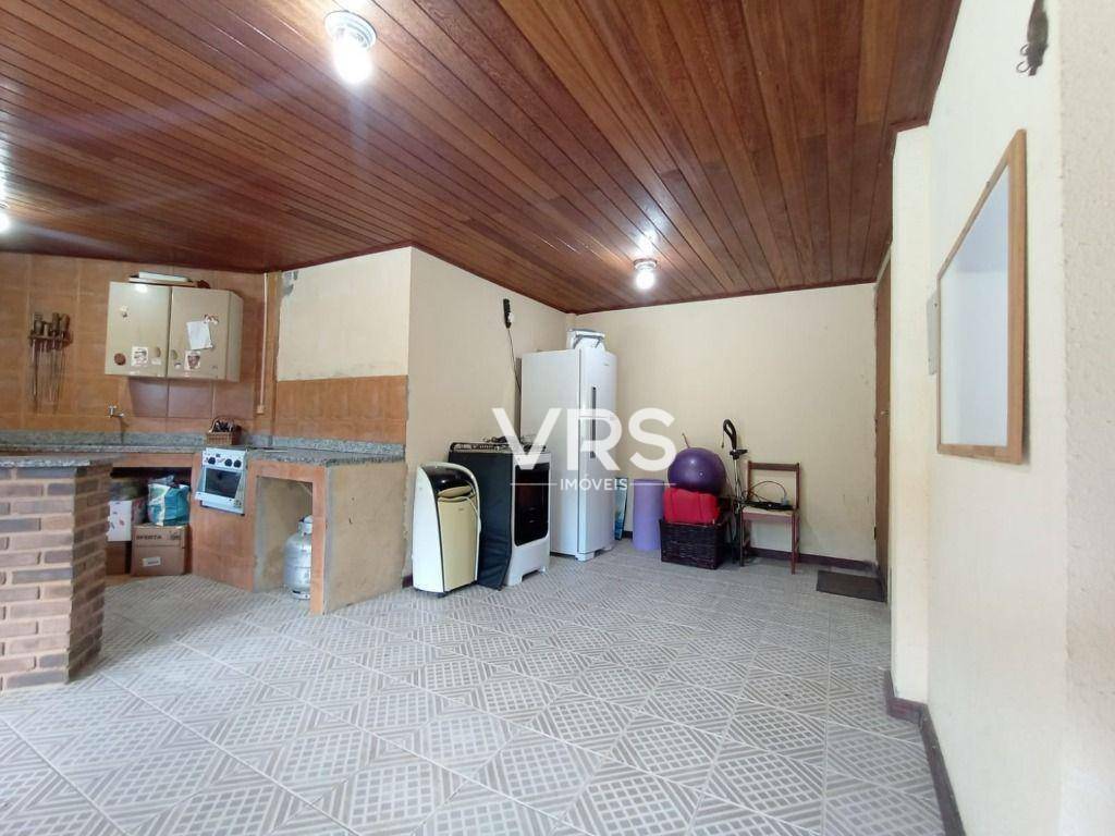 Casa à venda com 3 quartos, 229m² - Foto 31