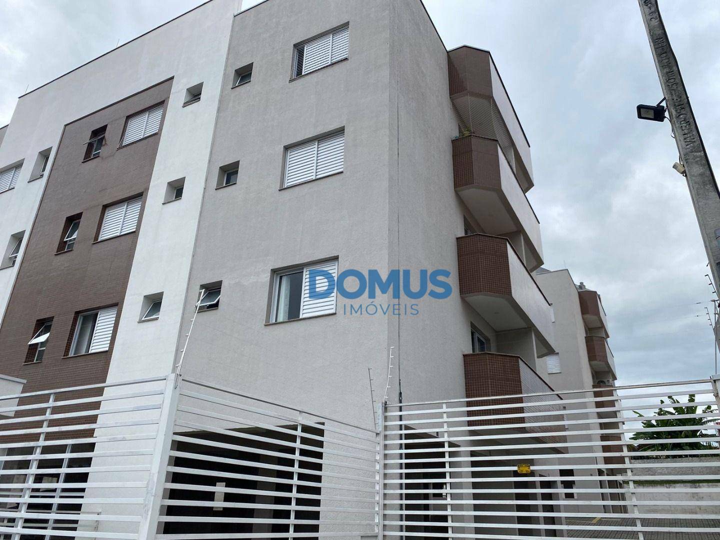 Apartamento à venda com 2 quartos, 65m² - Foto 4