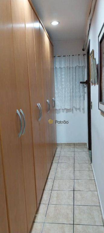 Sobrado à venda com 3 quartos, 200m² - Foto 27