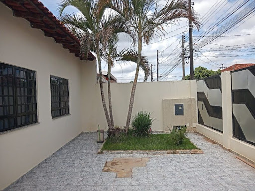 Casa à venda e aluguel com 3 quartos, 110m² - Foto 1