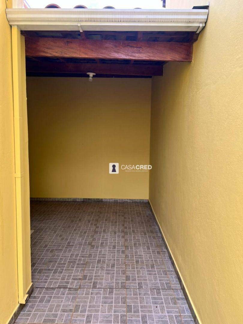 Casa à venda com 2 quartos, 70m² - Foto 15