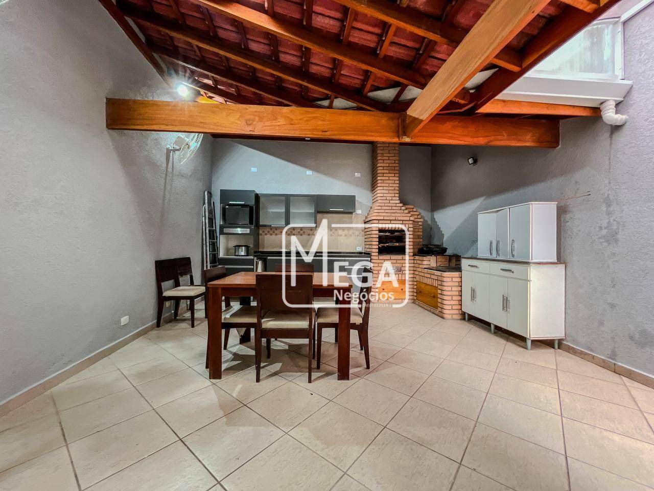 Casa à venda com 3 quartos, 190m² - Foto 3