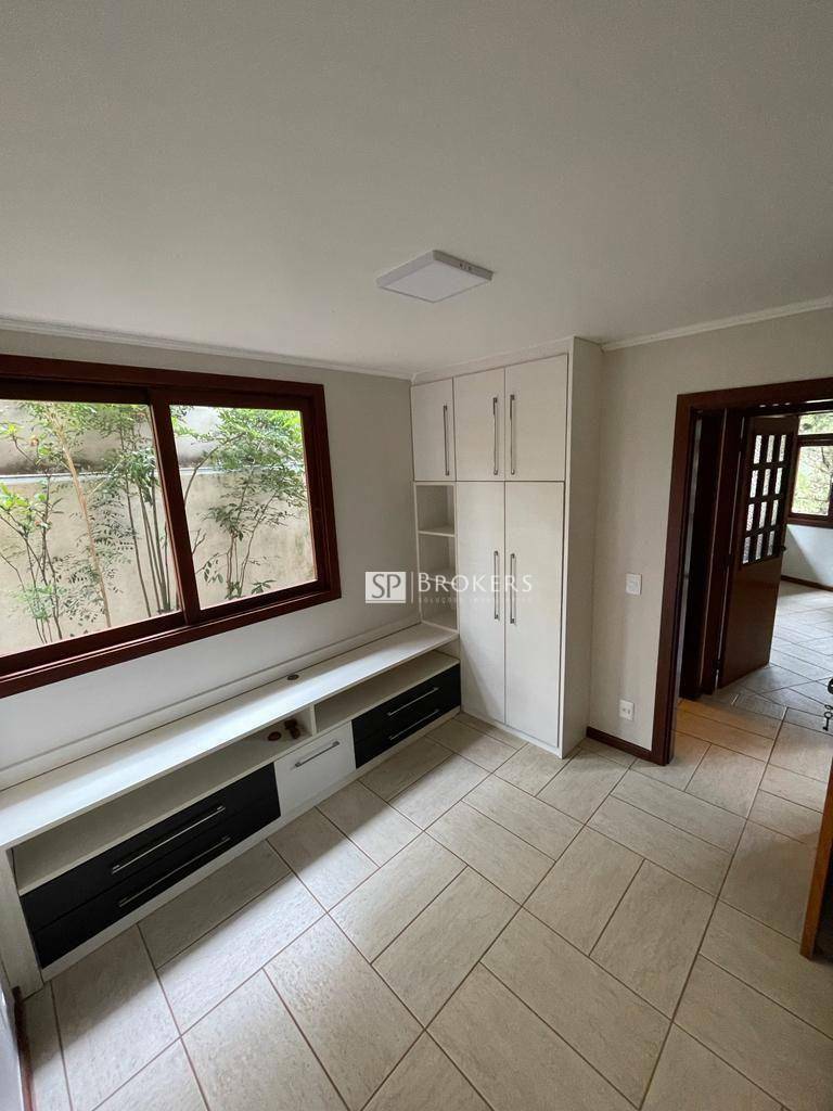 Casa de Condomínio à venda com 3 quartos, 315m² - Foto 5