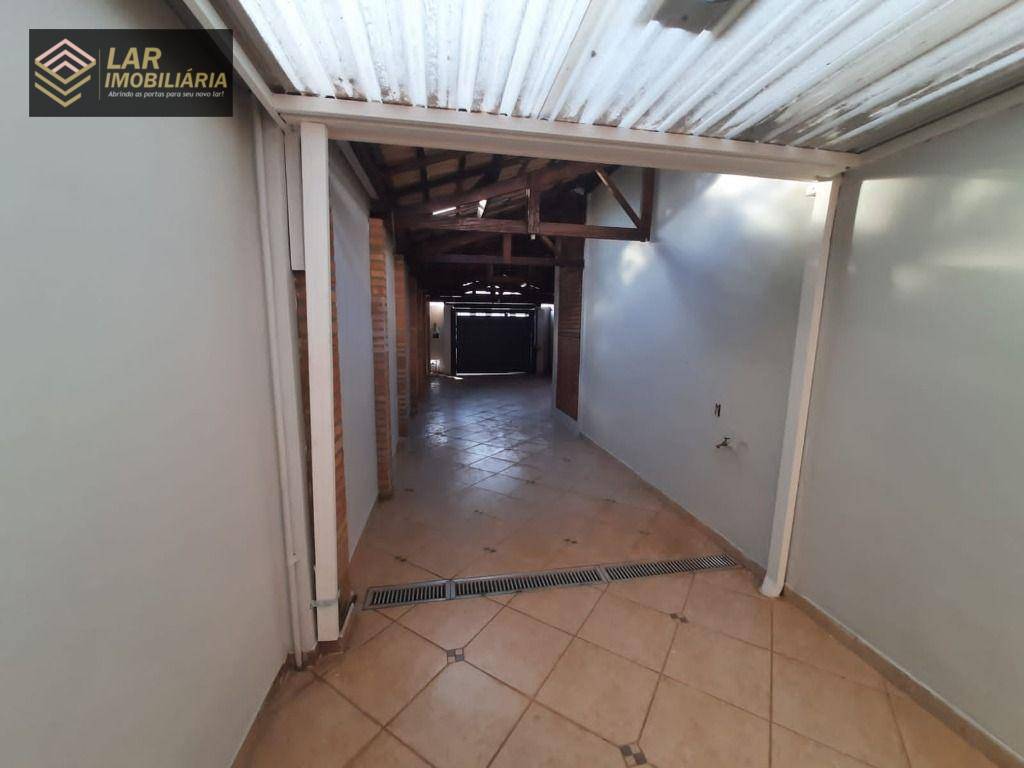 Casa para alugar com 3 quartos, 160m² - Foto 11