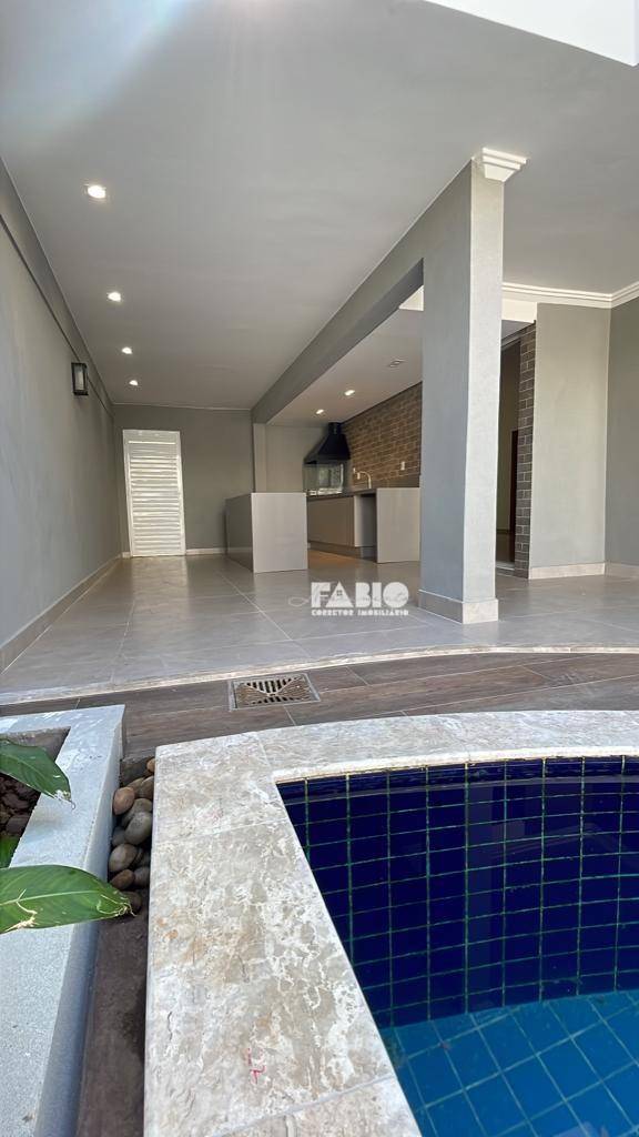 Casa de Condomínio à venda com 3 quartos, 238m² - Foto 18