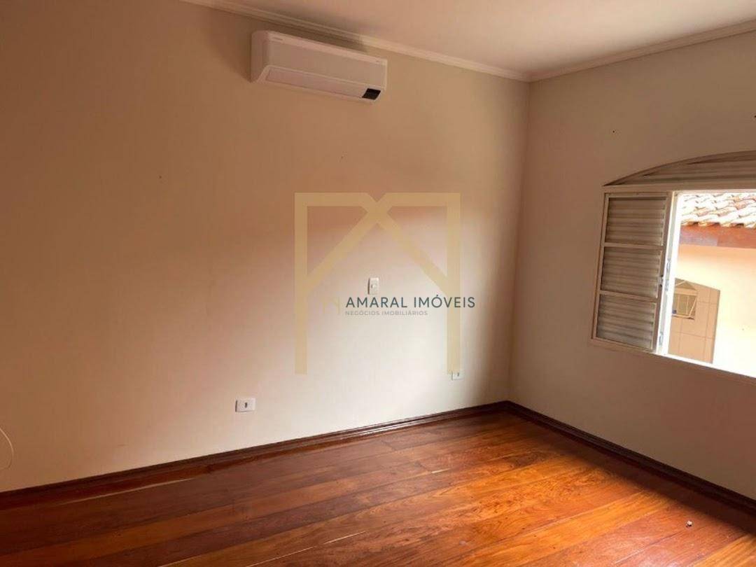 Casa à venda com 3 quartos, 200m² - Foto 25