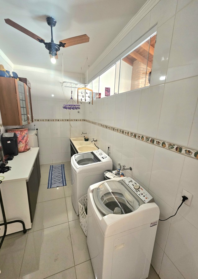 Casa à venda com 3 quartos, 250m² - Foto 10