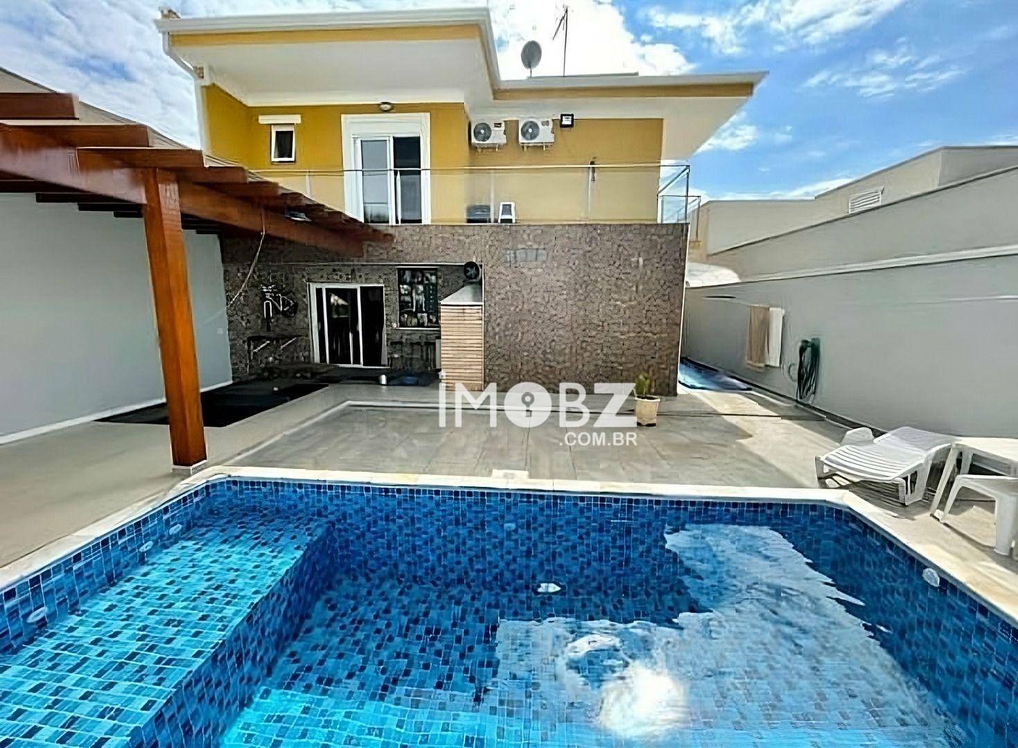 Casa de Condomínio à venda com 3 quartos, 200m² - Foto 1