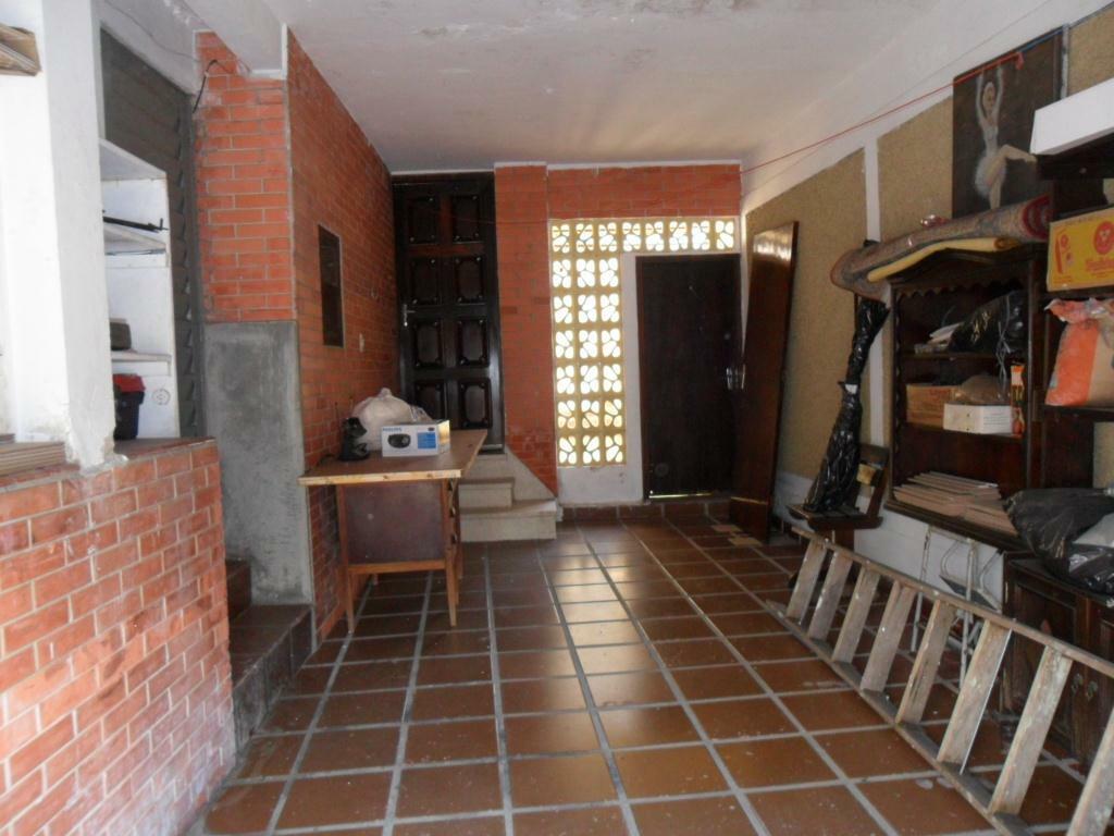 Casa à venda com 3 quartos, 130m² - Foto 2