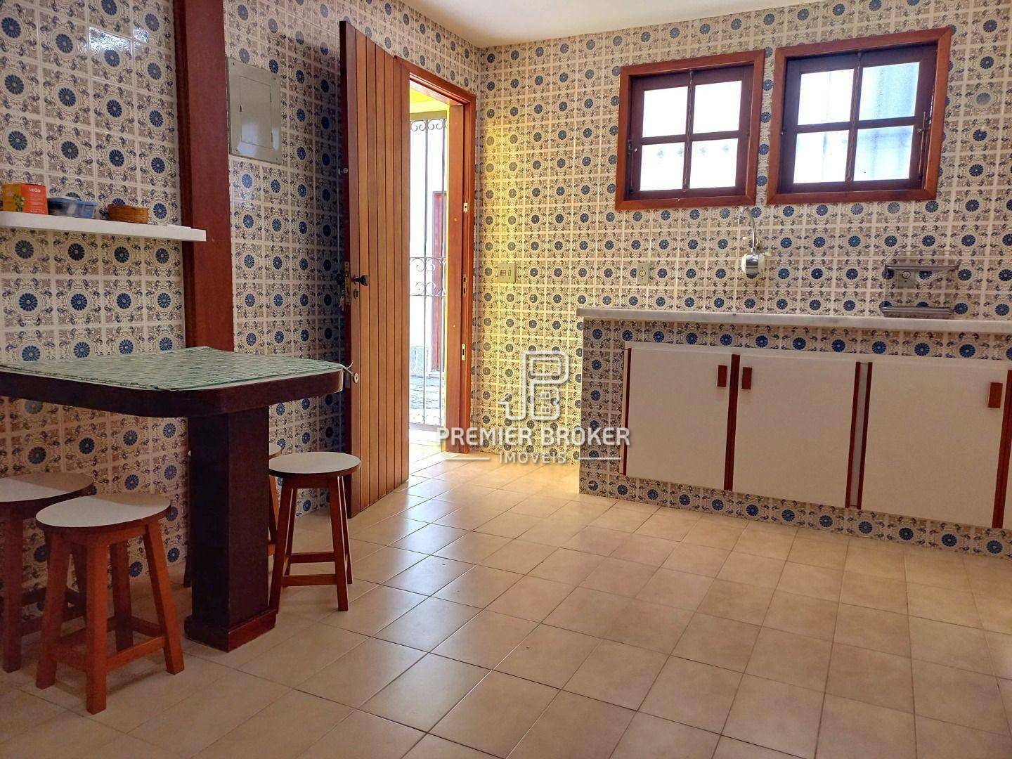 Casa à venda com 4 quartos, 200m² - Foto 41