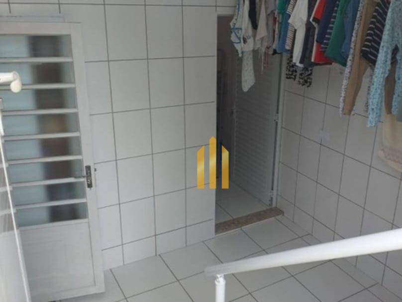 Casa à venda com 3 quartos, 300m² - Foto 7