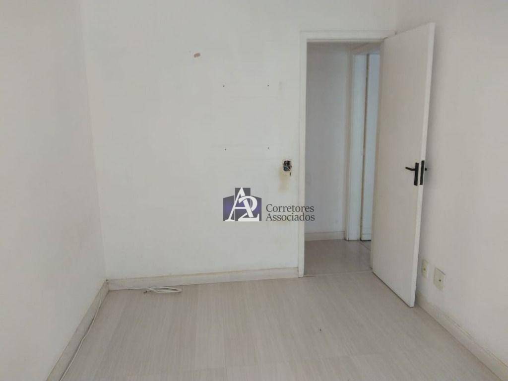 Apartamento à venda com 2 quartos, 70m² - Foto 12