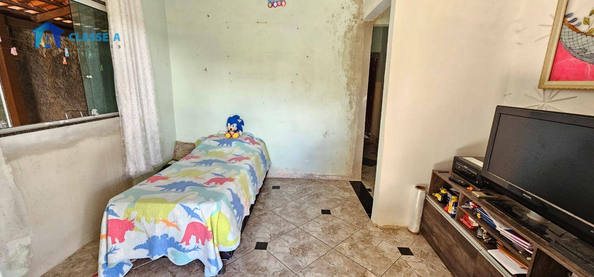 Casa de Condomínio à venda com 3 quartos, 200m² - Foto 2