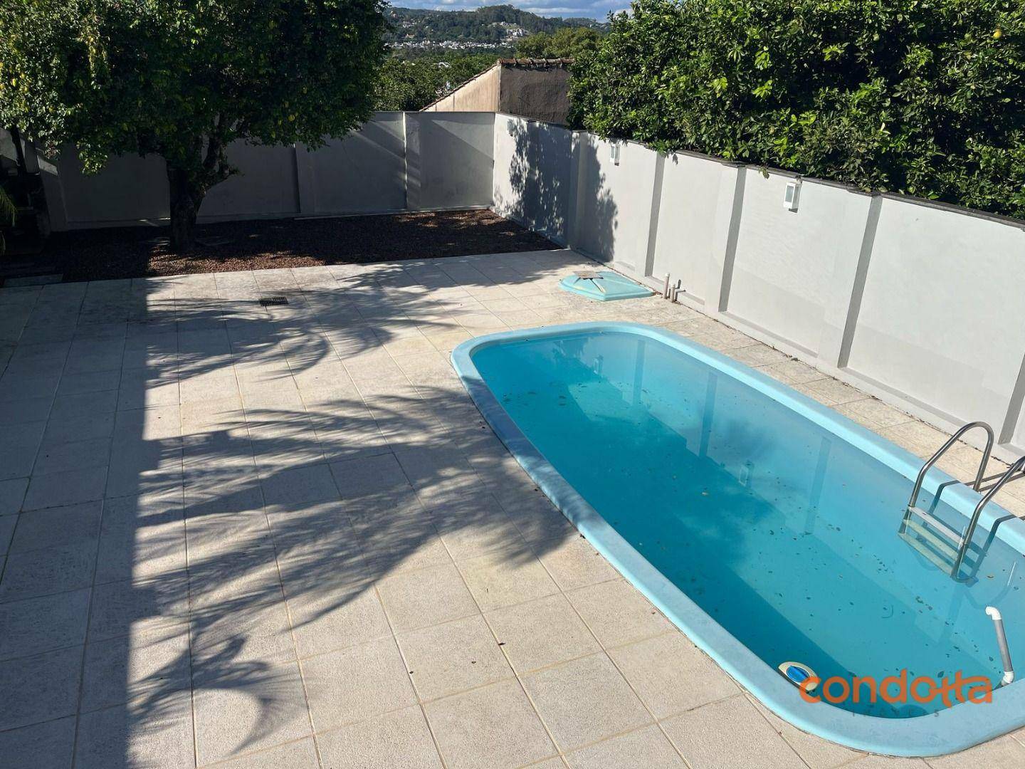 Casa para alugar com 4 quartos, 300m² - Foto 21