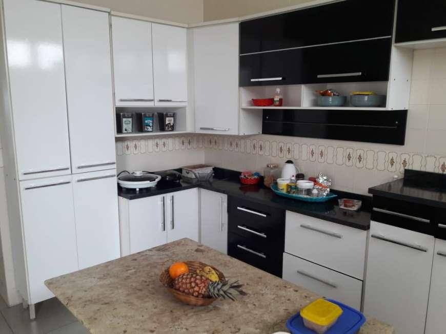 Casa à venda com 3 quartos, 200m² - Foto 7