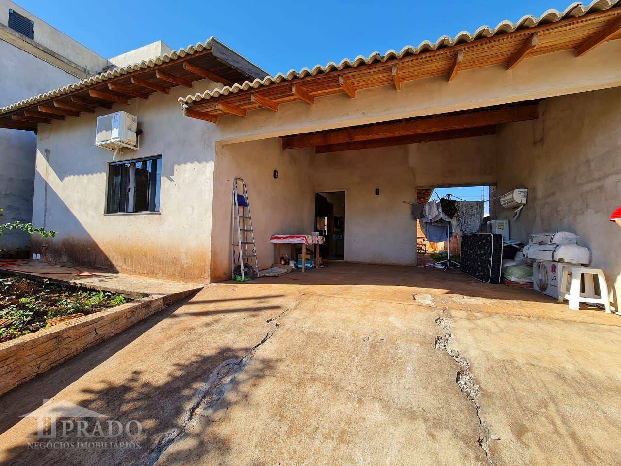 Casa à venda com 3 quartos, 94m² - Foto 1