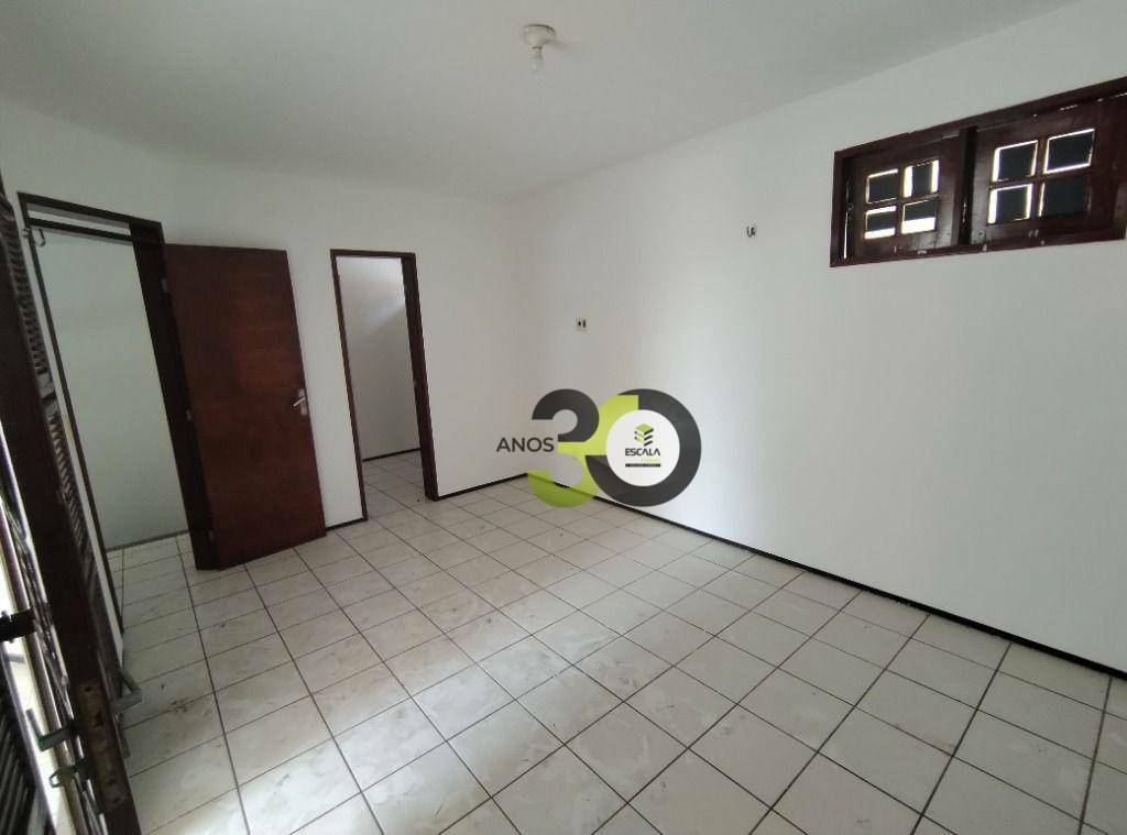 Casa à venda com 4 quartos, 180m² - Foto 40