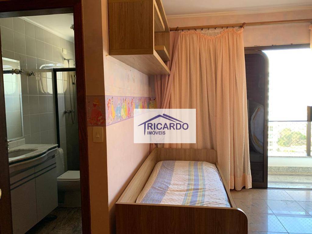 Apartamento à venda com 4 quartos, 220m² - Foto 32