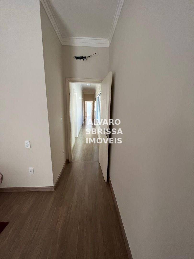 Casa de Condomínio à venda com 4 quartos, 350m² - Foto 10