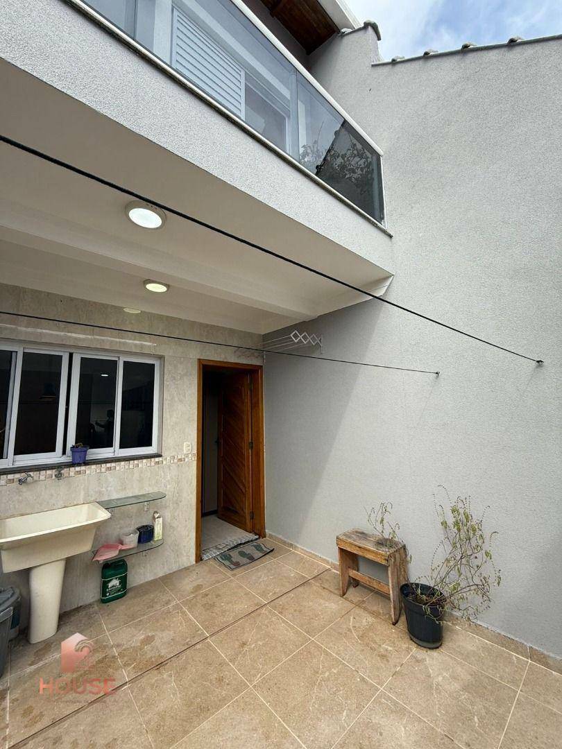 Casa à venda e aluguel com 3 quartos, 112m² - Foto 2