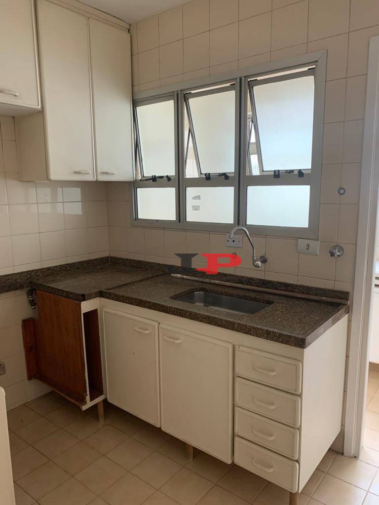 Apartamento para alugar com 3 quartos, 70m² - Foto 12