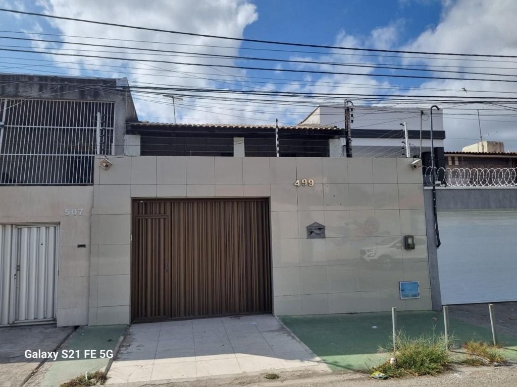 Casa à venda e aluguel com 3 quartos, 128m² - Foto 1