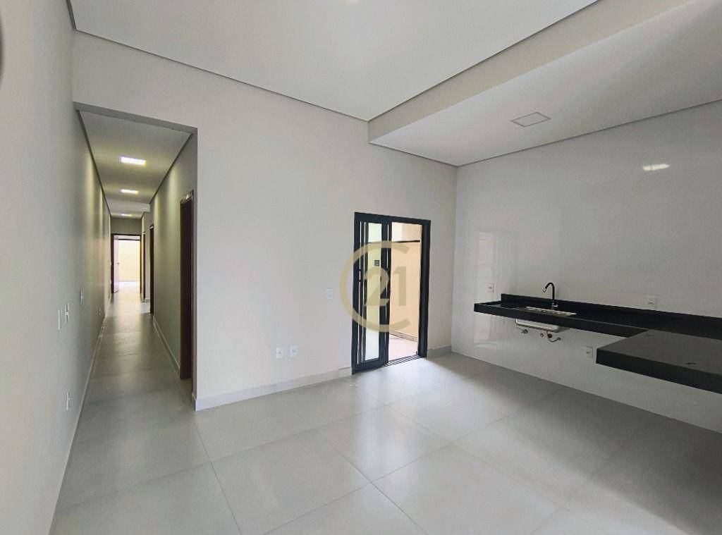 Casa à venda com 3 quartos, 108m² - Foto 4