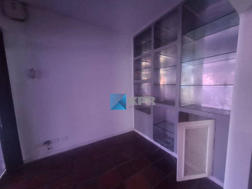 Casa à venda com 3 quartos, 300m² - Foto 8