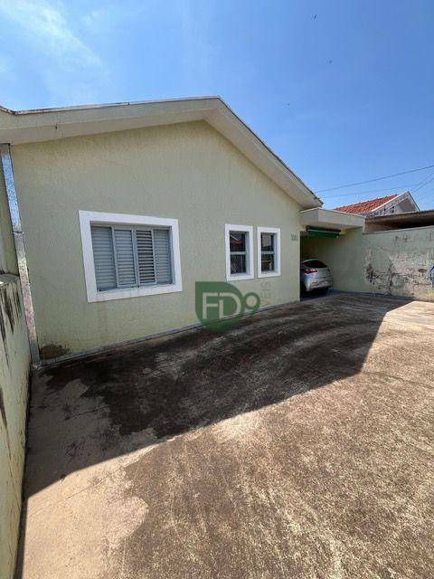 Casa à venda com 3 quartos, 129m² - Foto 1
