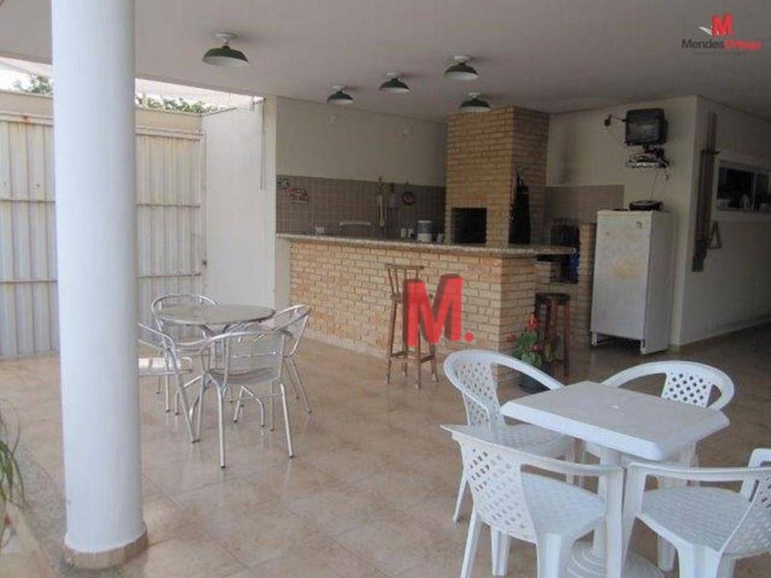 Casa de Condomínio à venda com 3 quartos, 391m² - Foto 18