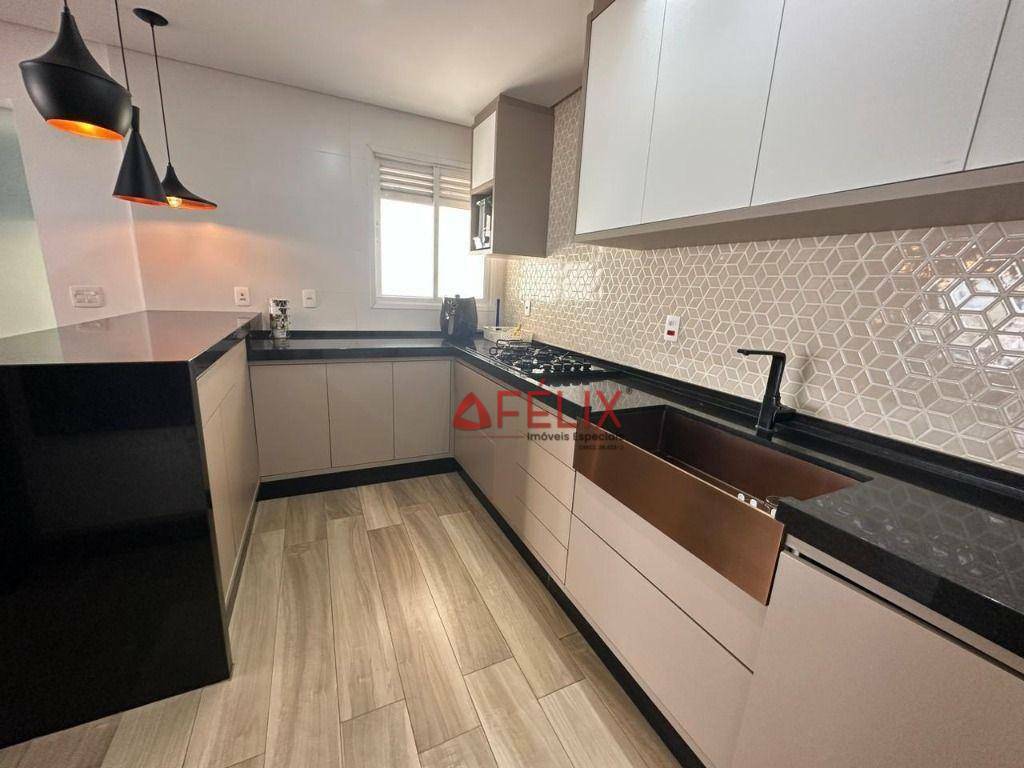 Apartamento à venda com 3 quartos, 142m² - Foto 7