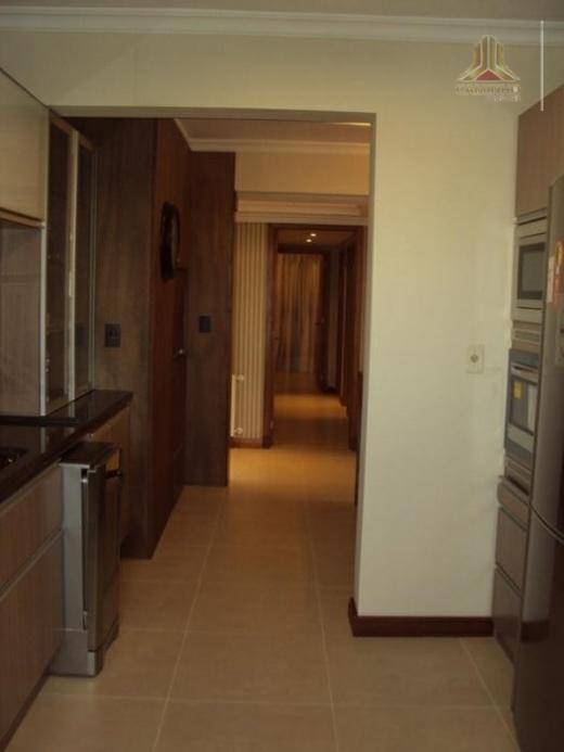 Apartamento à venda com 3 quartos, 148m² - Foto 2