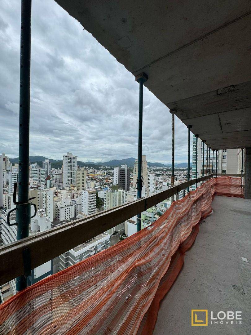 Apartamento à venda com 3 quartos, 141m² - Foto 20