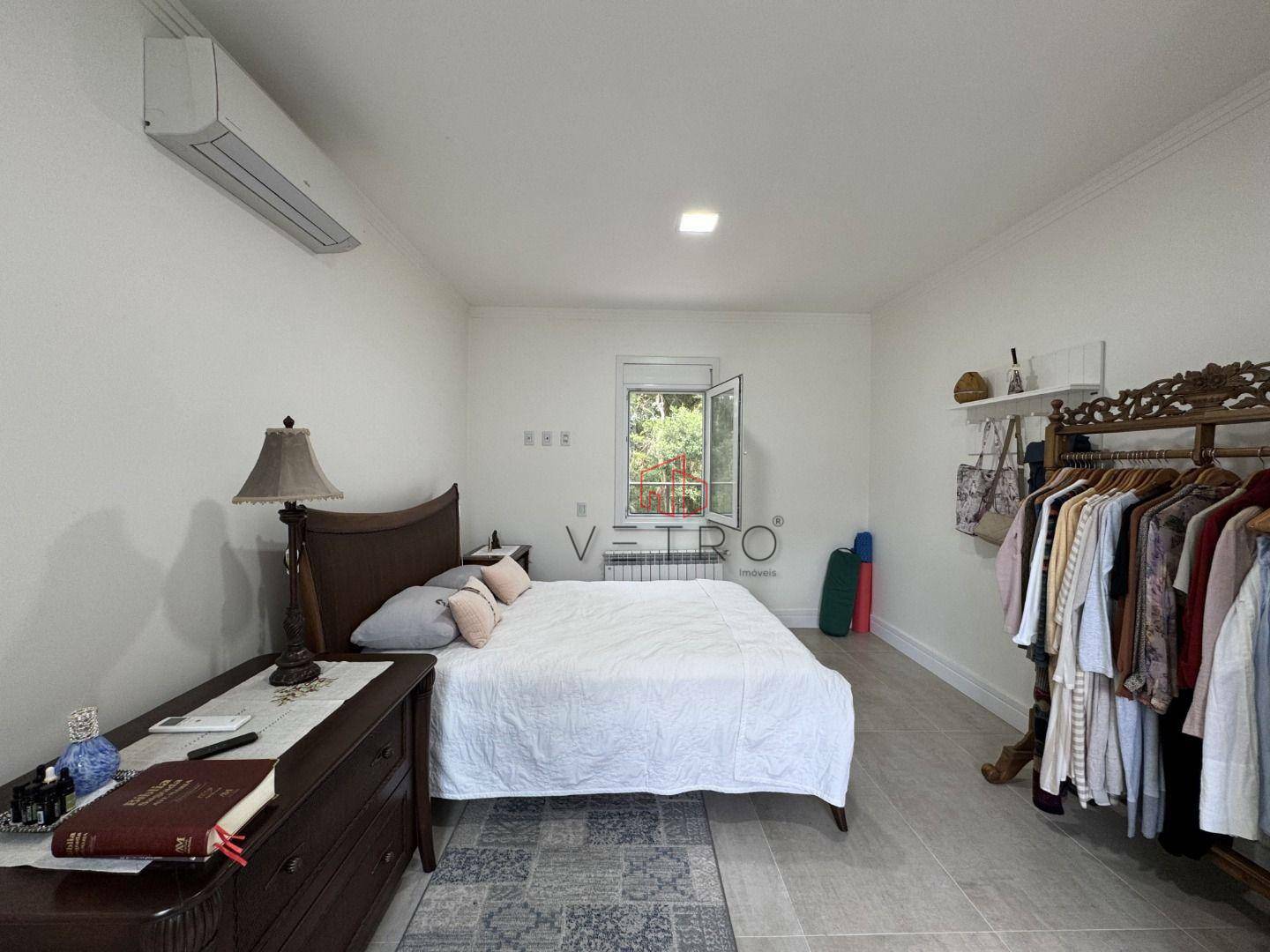 Casa de Condomínio à venda com 4 quartos, 400m² - Foto 25