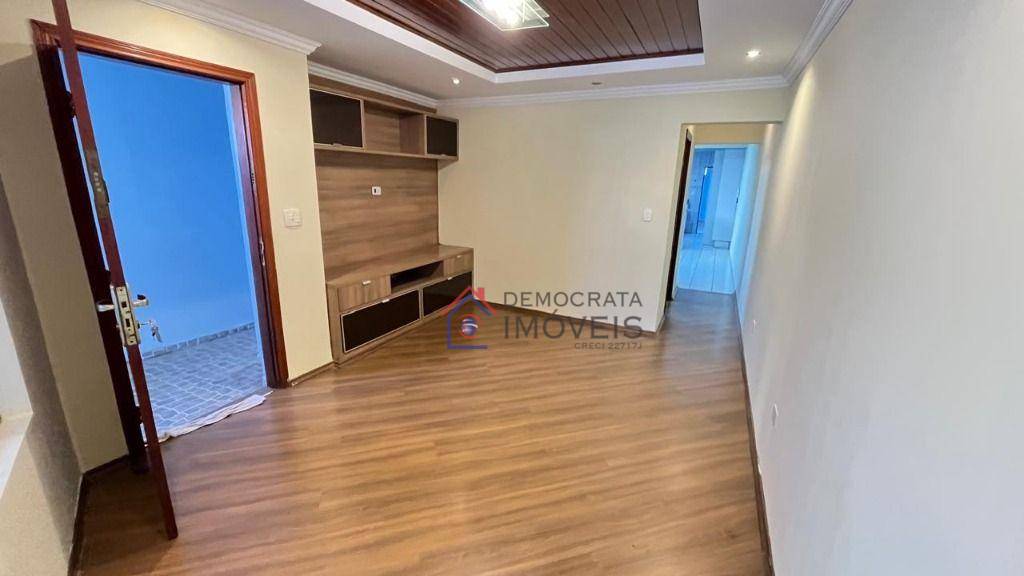 Sobrado à venda com 3 quartos, 181m² - Foto 2