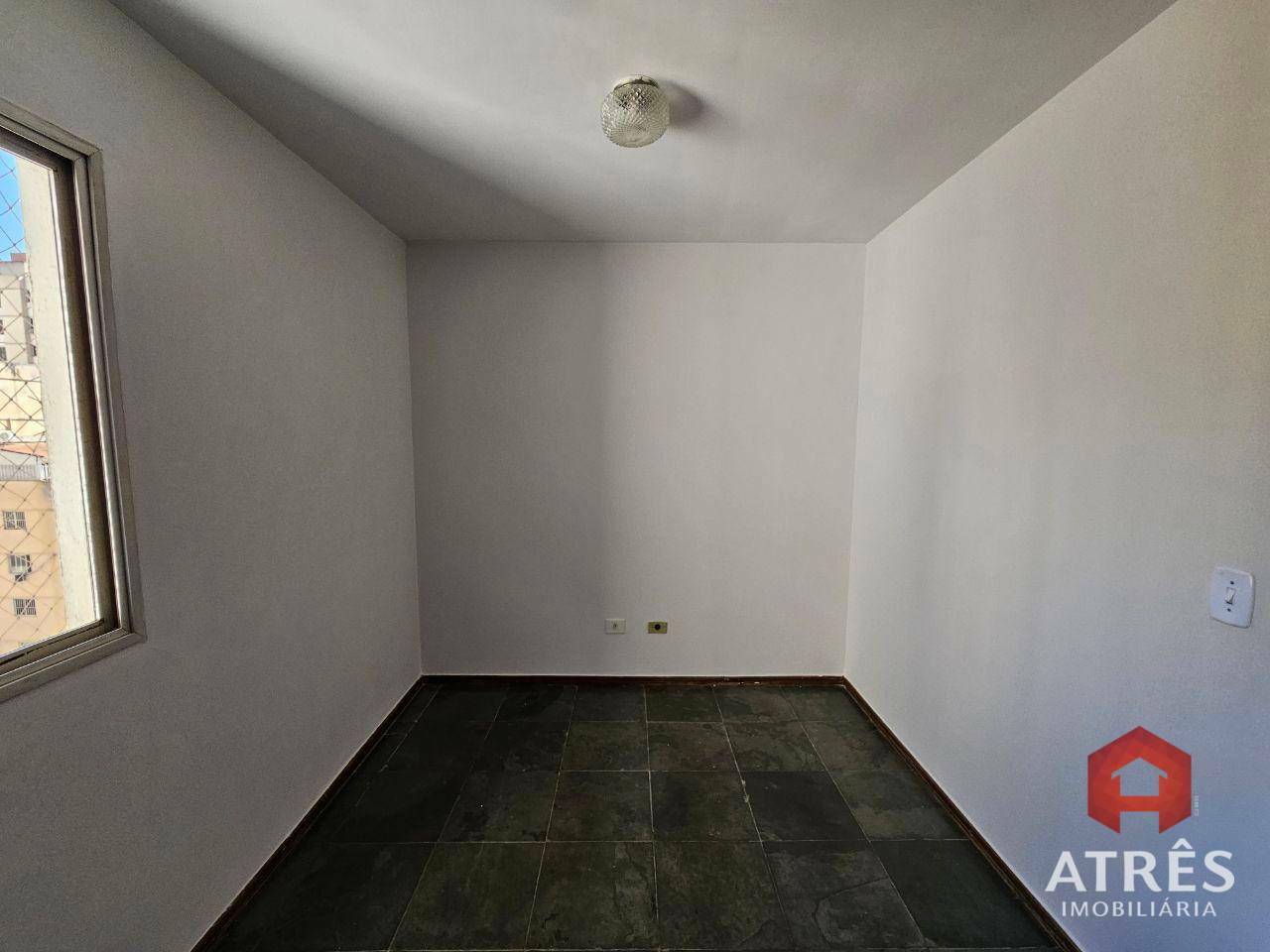 Apartamento para alugar com 3 quartos, 80m² - Foto 9