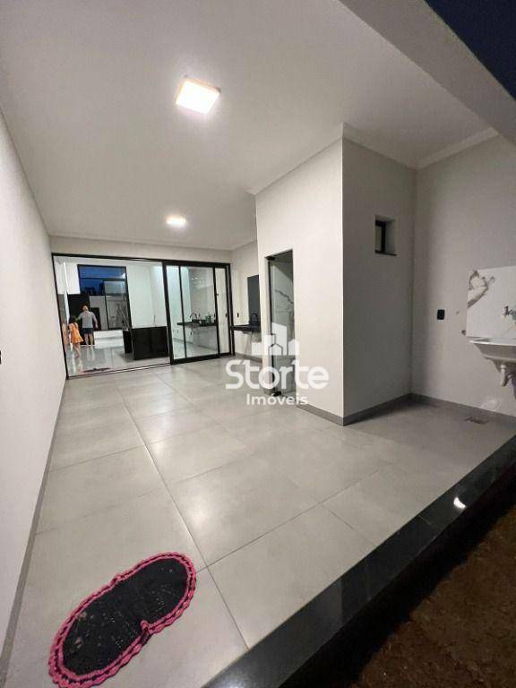 Casa à venda com 3 quartos, 150m² - Foto 3