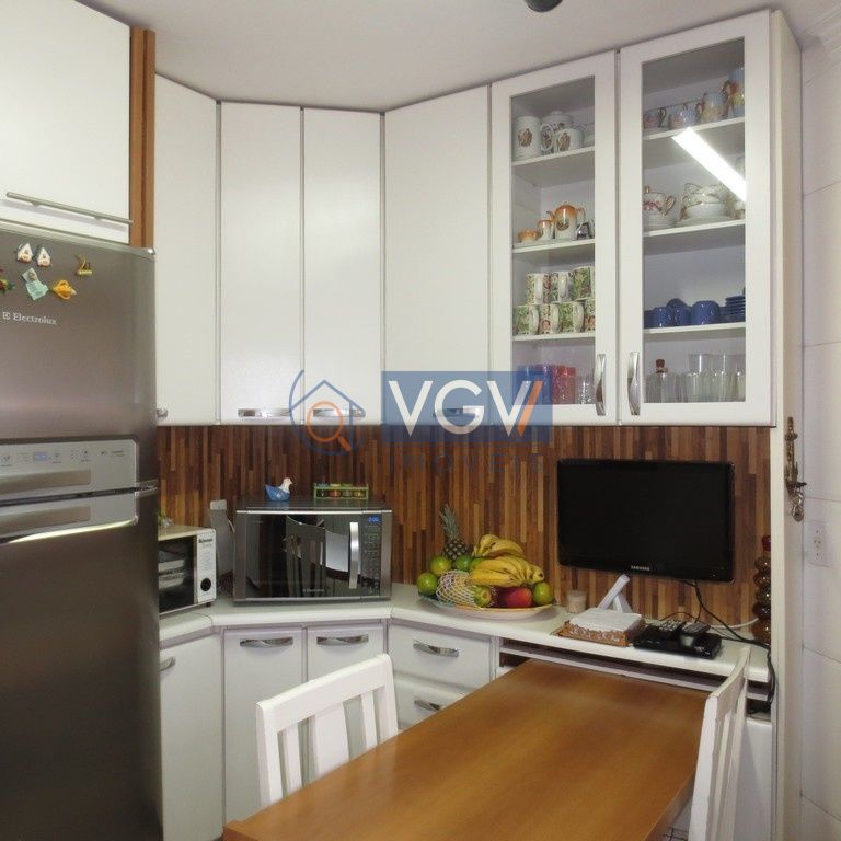 Apartamento à venda com 3 quartos, 91m² - Foto 2