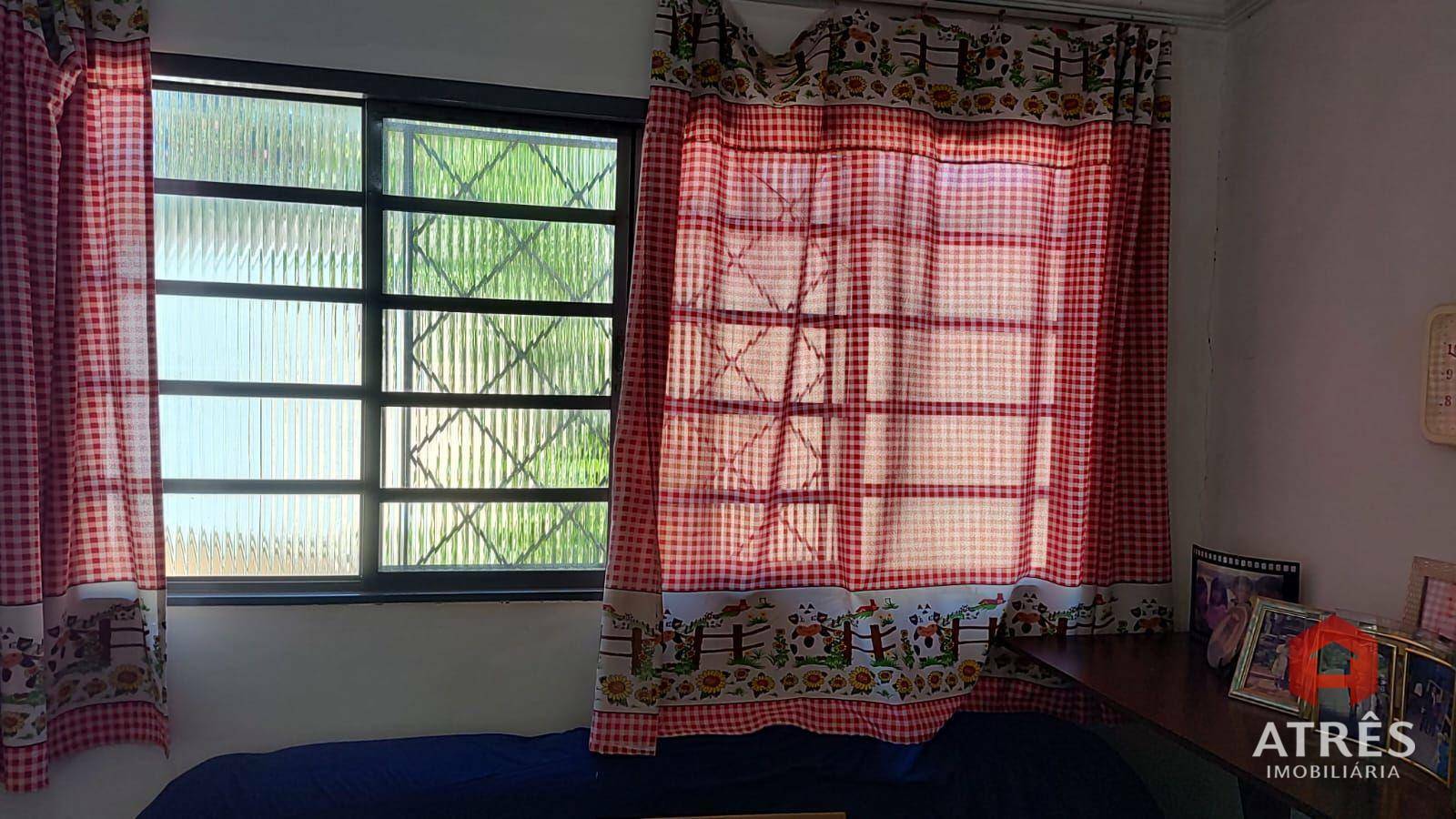 Casa à venda com 4 quartos, 241m² - Foto 30