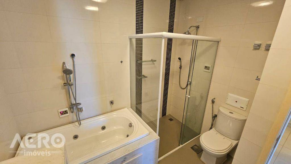 Apartamento para alugar com 3 quartos, 180m² - Foto 35