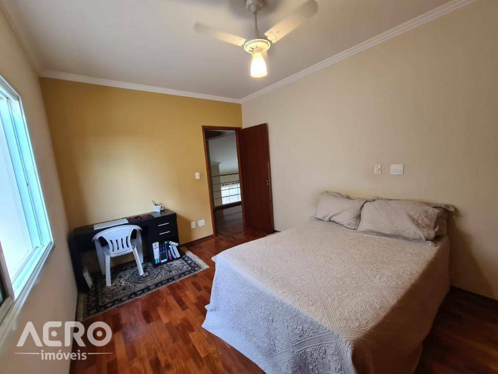 Casa à venda com 3 quartos, 275m² - Foto 52