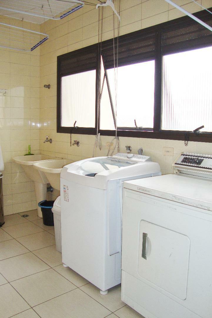 Apartamento à venda com 4 quartos, 220m² - Foto 9