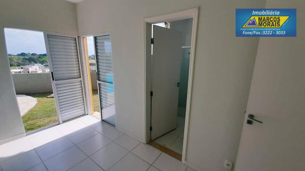 Casa de Condomínio à venda com 3 quartos, 300m² - Foto 19