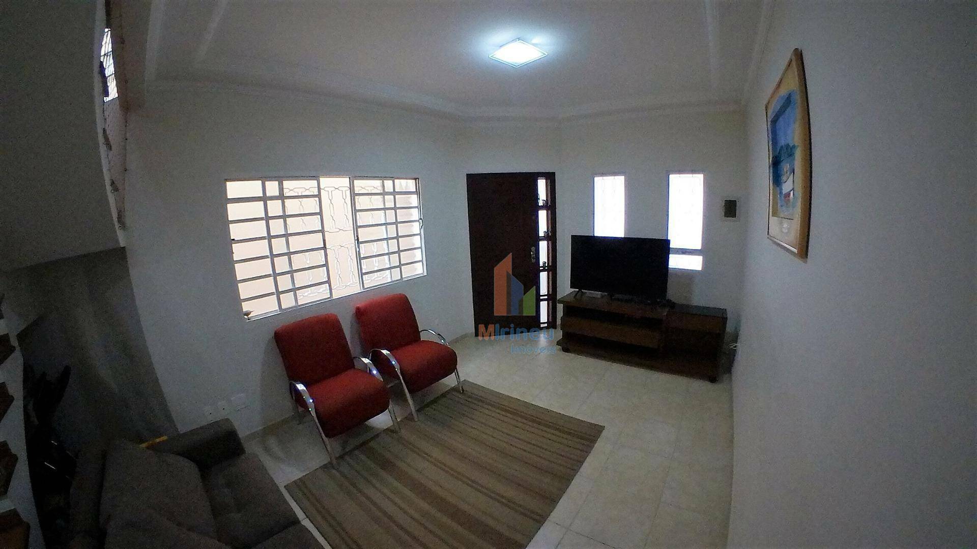 Casa à venda com 3 quartos, 243m² - Foto 3