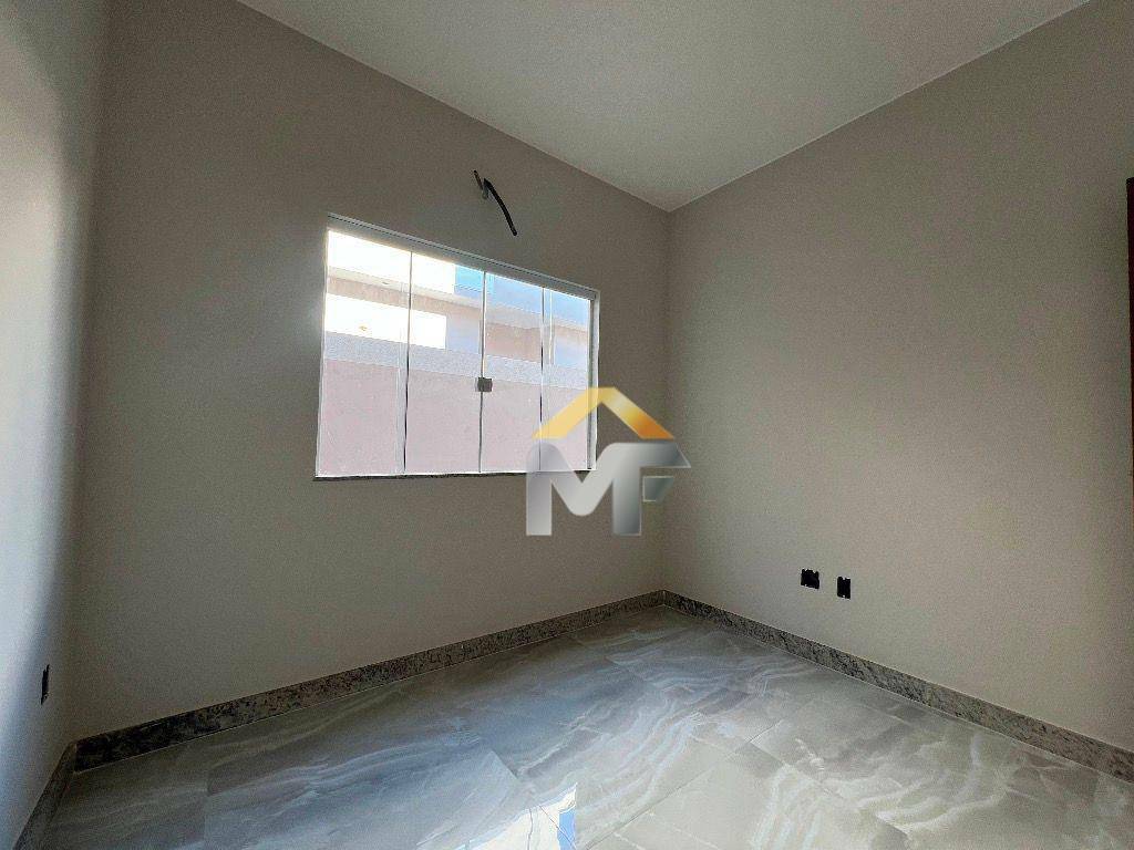 Casa à venda com 3 quartos, 97m² - Foto 14