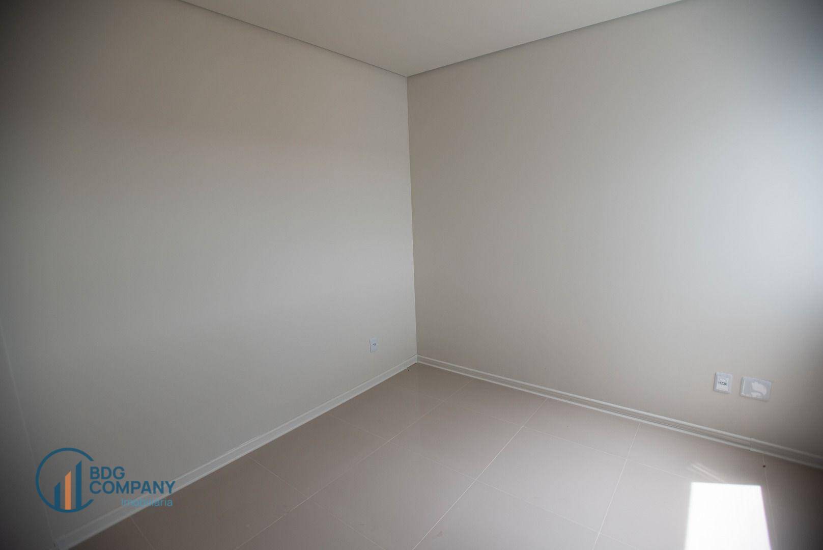 Apartamento à venda com 3 quartos, 87m² - Foto 15