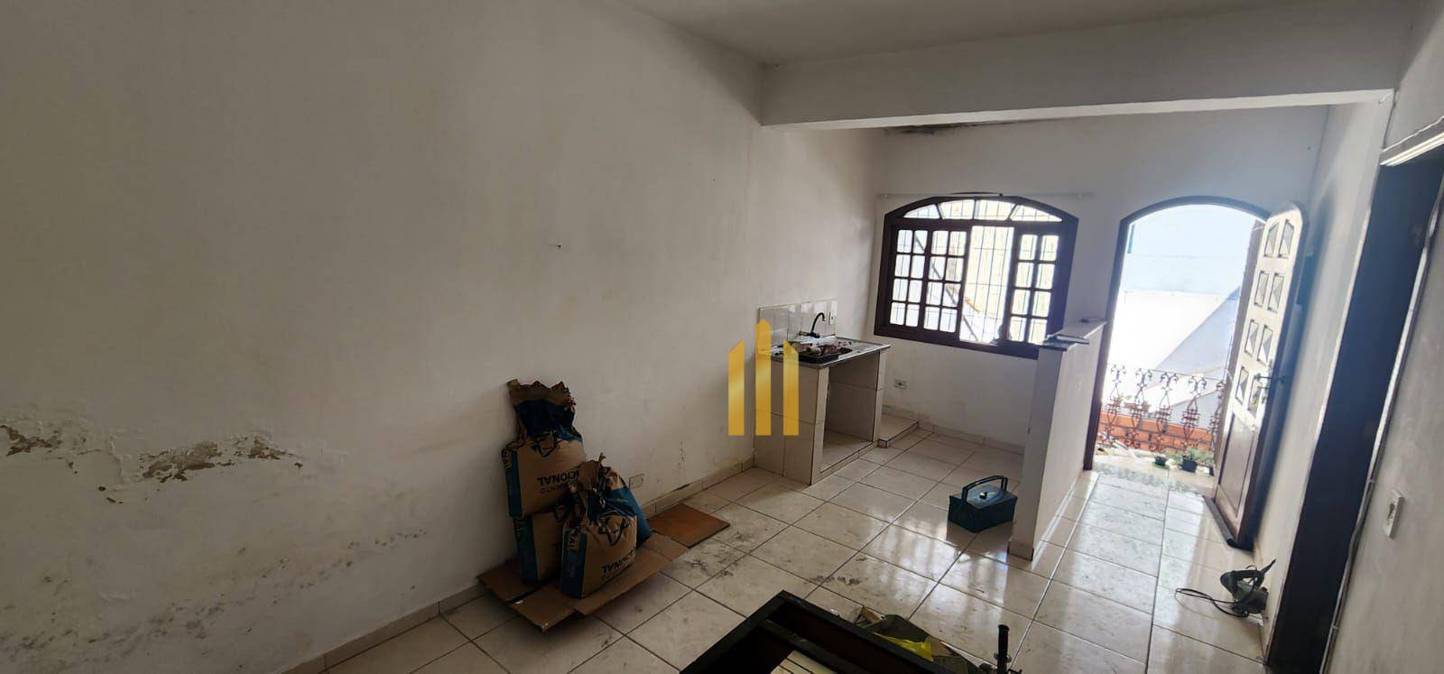 Casa para alugar com 1 quarto, 90m² - Foto 2